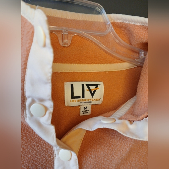 LIFE-INTEGRITY-EARTH WOMEN'S SIZE MEDIUM ORANGE LONG SLEEVE TOP - Picture 3 of 3